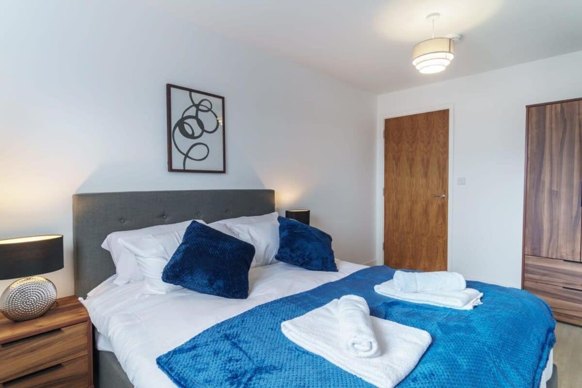 Stunning 2 Bed Apartment In Salford With Views Manchester Exterior foto